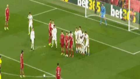 王晔短道速滑赛受伤，急送医院，退赛后续赛事——中国国家短道队官方微博公布